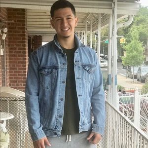 Meet your Posher, Kevin